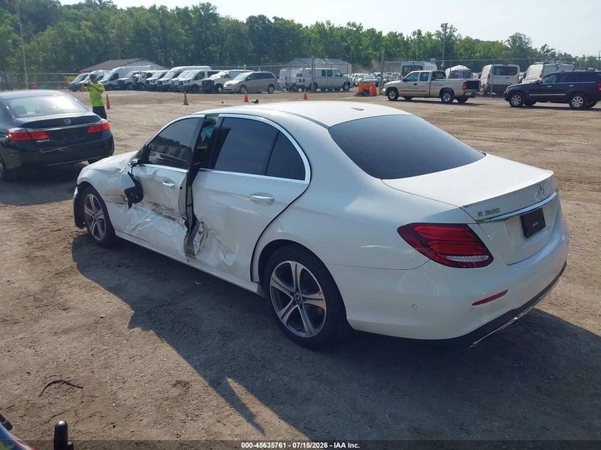 2018 Mercedes-Benz E 300 VIN: WDDZF4JB8JA301808 Lot: 45635761
