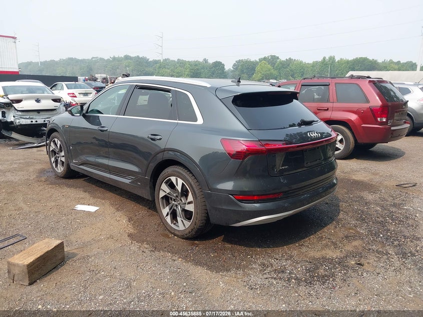Vin: wa1laage7mb010742, lot: 46134386, audi e-tron premium plus quattro 20213