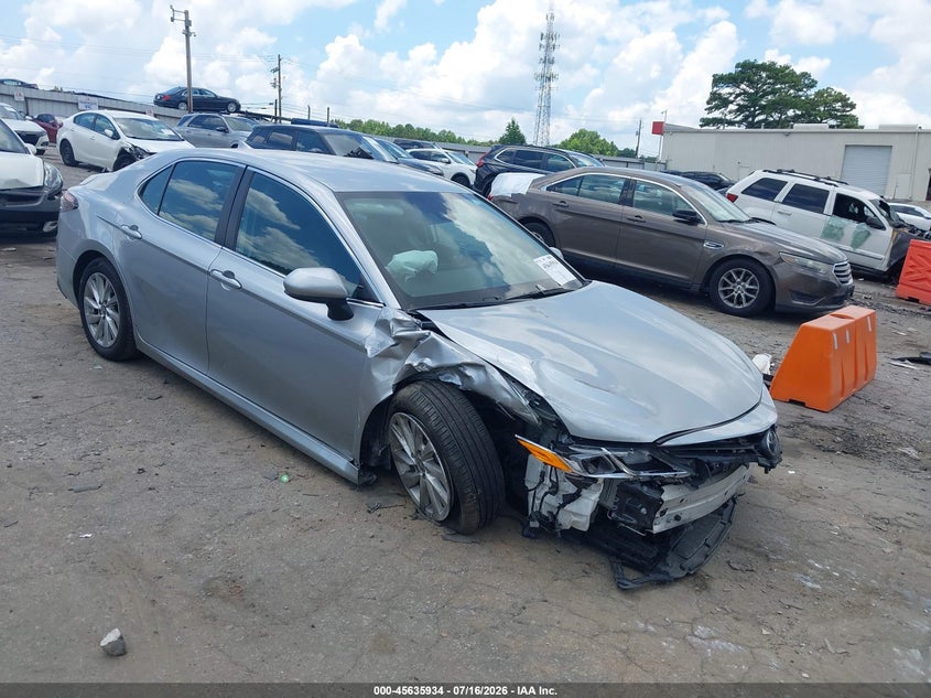2021 TOYOTA CAMRY auction photo 1