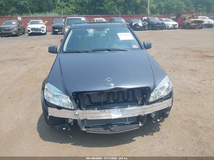 2011 Mercedes-Benz C 300 Luxury 4Matic/Sport 4Matic VIN: WDDGF8BB8BR143017 Lot: 45635950
