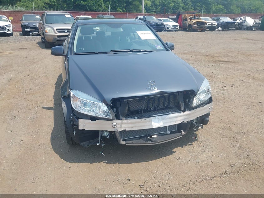 2011 Mercedes-Benz C 300 Luxury 4Matic/Sport 4Matic VIN: WDDGF8BB8BR143017 Lot: 45635950