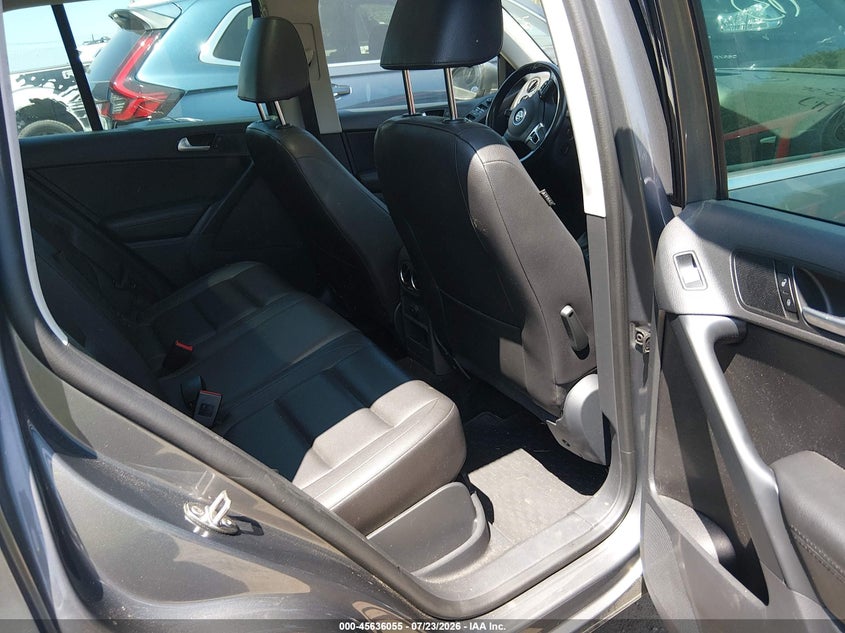 2016 VOLKSWAGEN TIGUAN auction photo 8