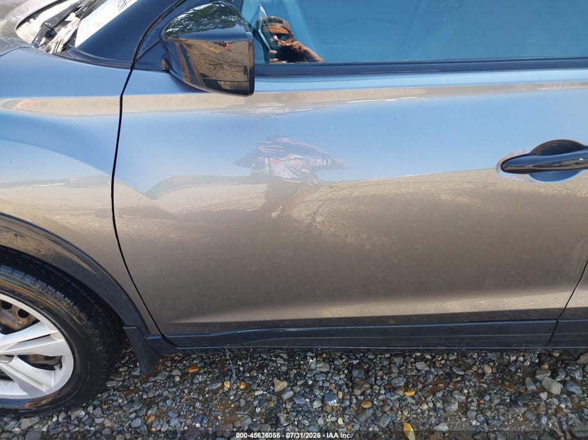 2018 NISSAN KICKS auction photo 6