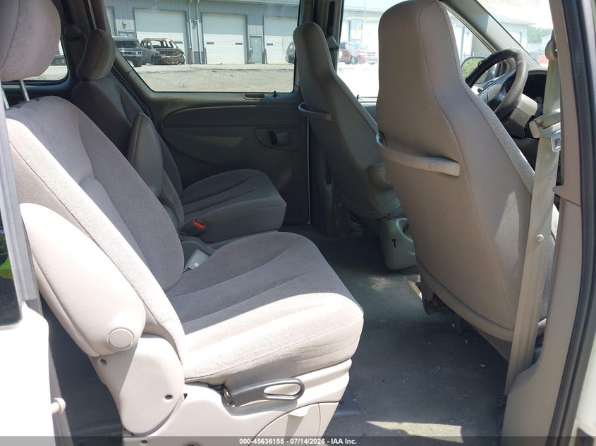 2003 Chrysler Town & Country VIN: 2C4GP24303R243277 Lot: 45636155