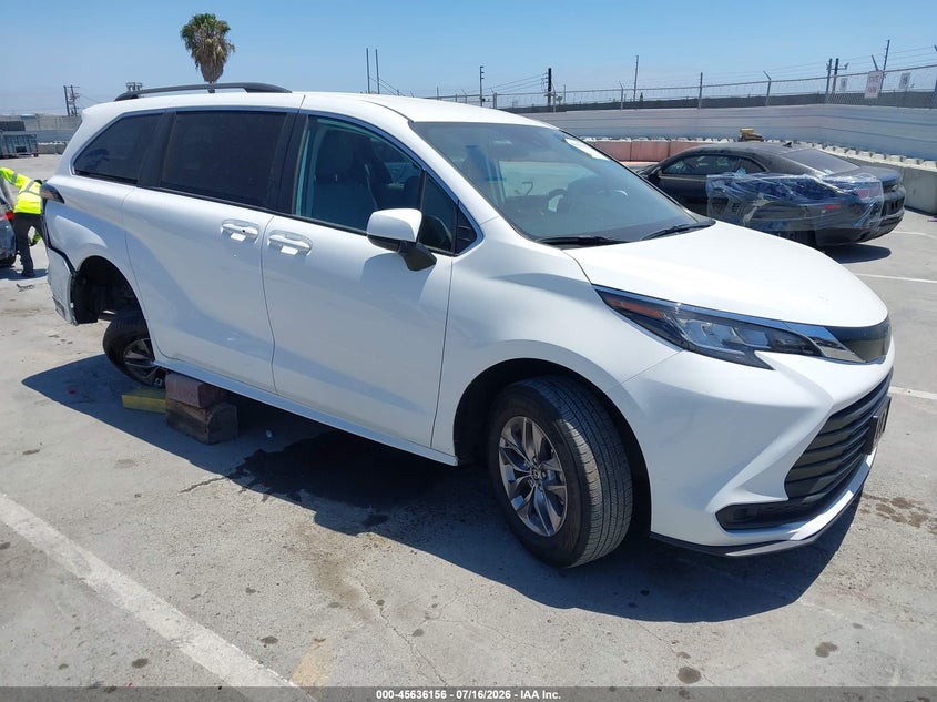 Vin: 5tdkrkec6ps161084, lot: 46134657, toyota sienna le 2023 img_1