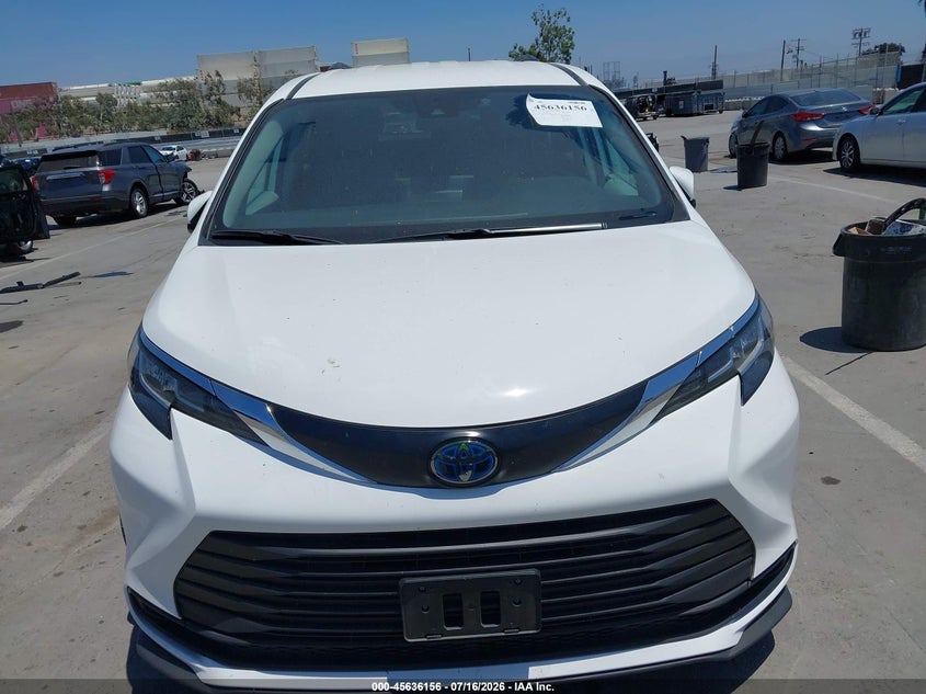 TOYOTA SIENNA - zdjęcie 12