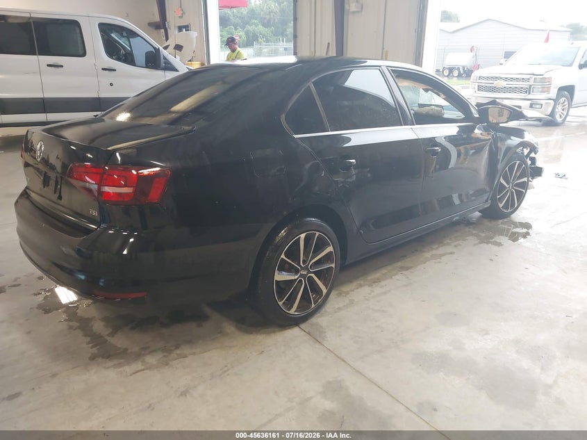 2017 VOLKSWAGEN JETTA auction photo 4