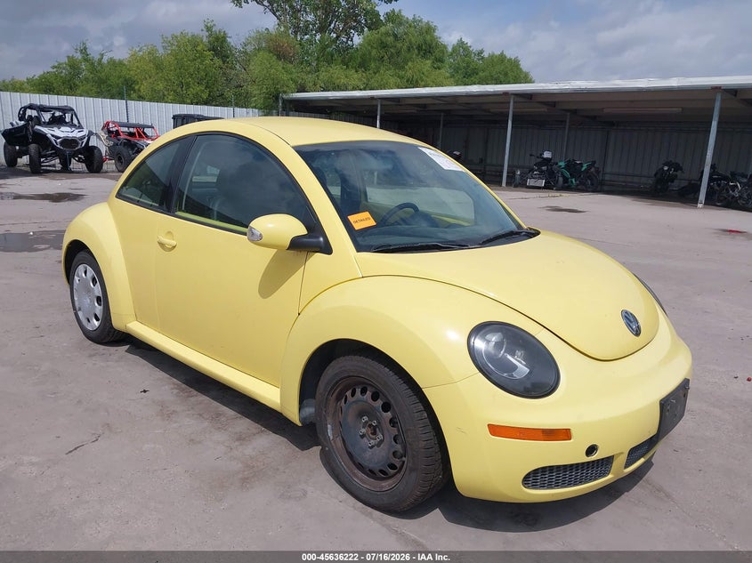 2010 VOLKSWAGEN NEW BEETLE auction photo 1