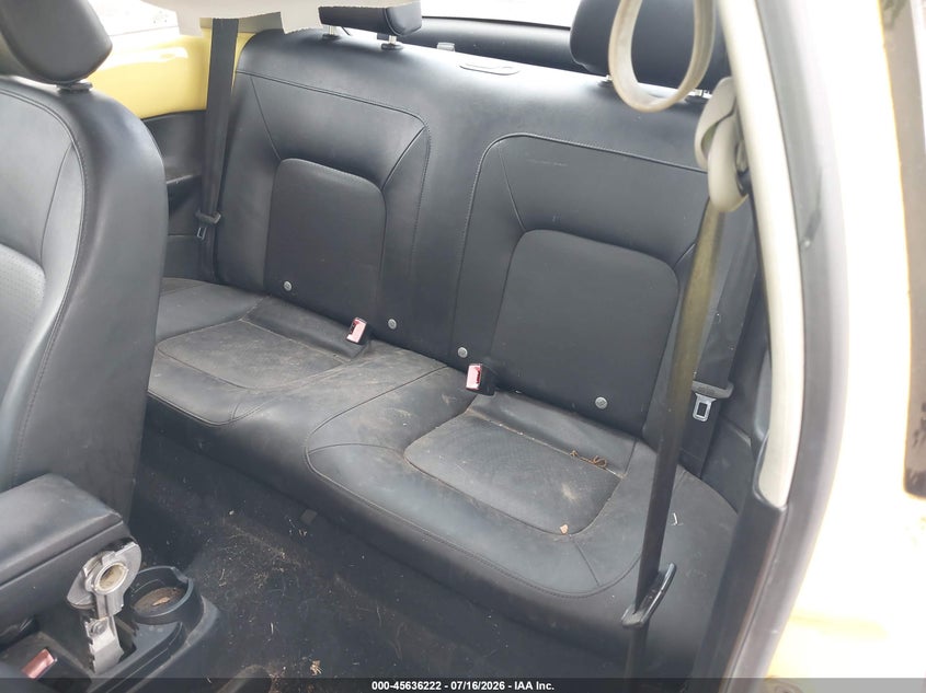 2010 VOLKSWAGEN NEW BEETLE auction photo 8