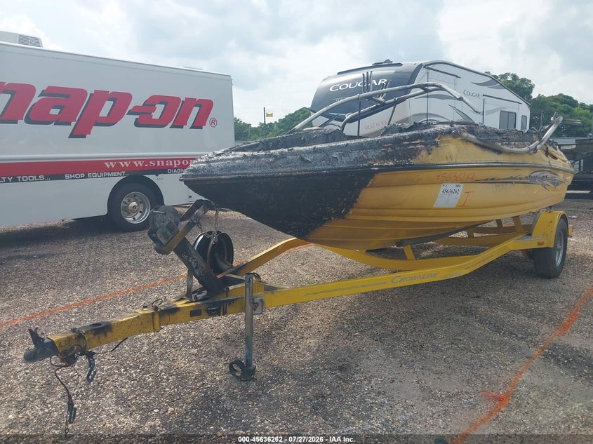 2011 CROWNLINE INBOARD auction photo 2