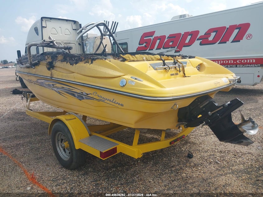 2011 CROWNLINE INBOARD auction photo 3