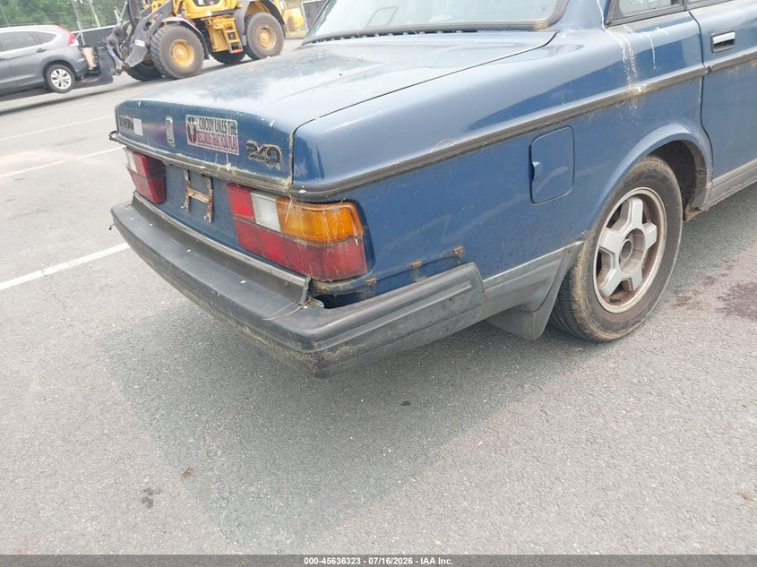 1992 VOLVO 240 auction photo 6