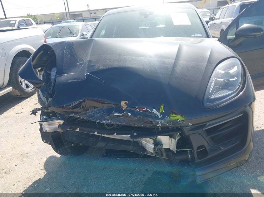 2024 Porsche Macan T VIN: WP1AA2A50RLB12038 Lot: 45636565