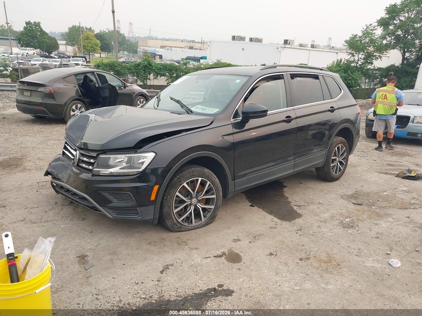 2019 VOLKSWAGEN TIGUAN auction photo 2