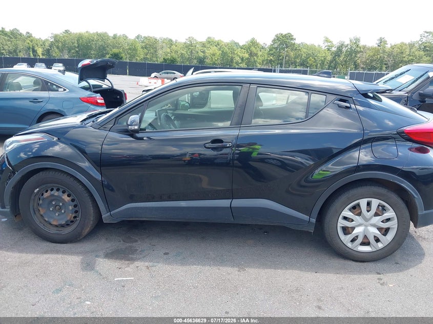 TOYOTA C-HR - zdjęcie 14