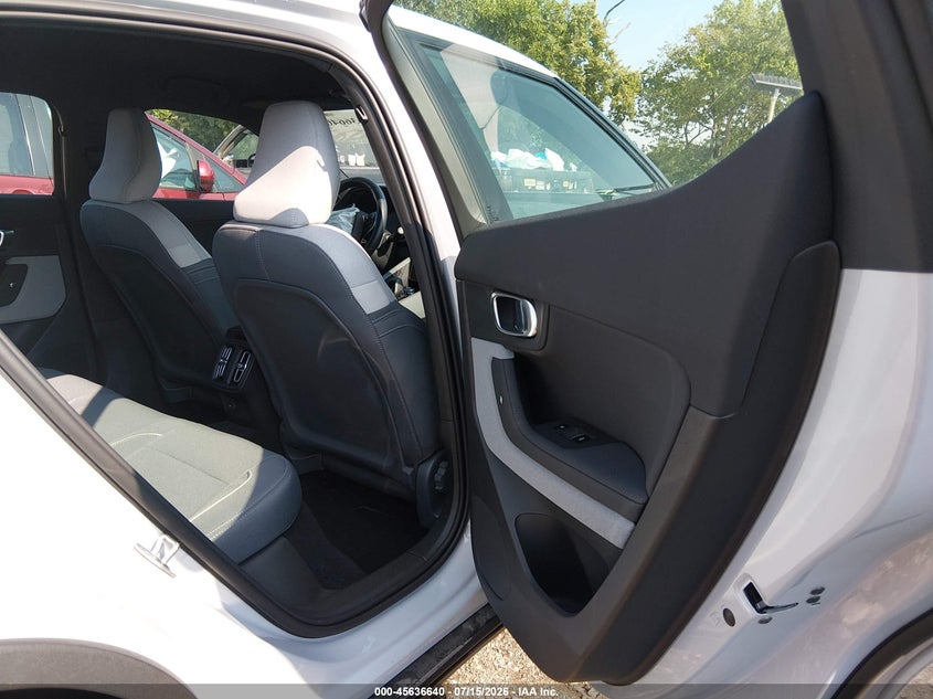 2023 Polestar 2 Long Range Dual Motor/Long Range Dual Motor Plus VIN: YSMED3KA5PL132542 Lot: 45636640