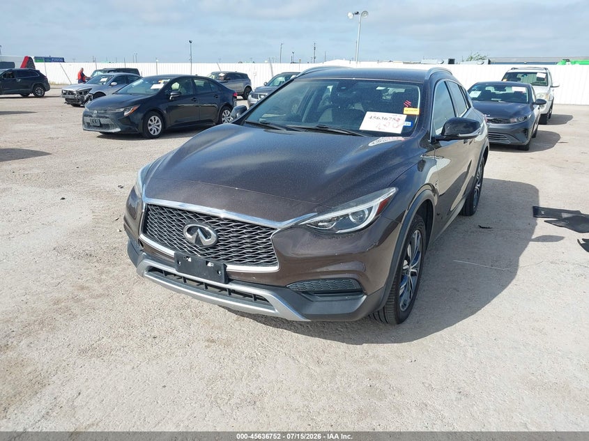 2018 Infiniti Qx30 Luxury, Вандализм, IAAI, VIN SJKCH5CR8JA056368 — фото 2