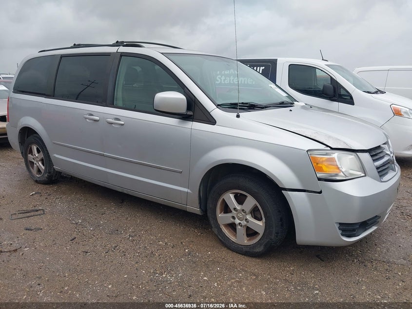 Vin: 2d4rn5d11ar215583, lot: 46135437, dodge grand caravan sxt 2010 img_1
