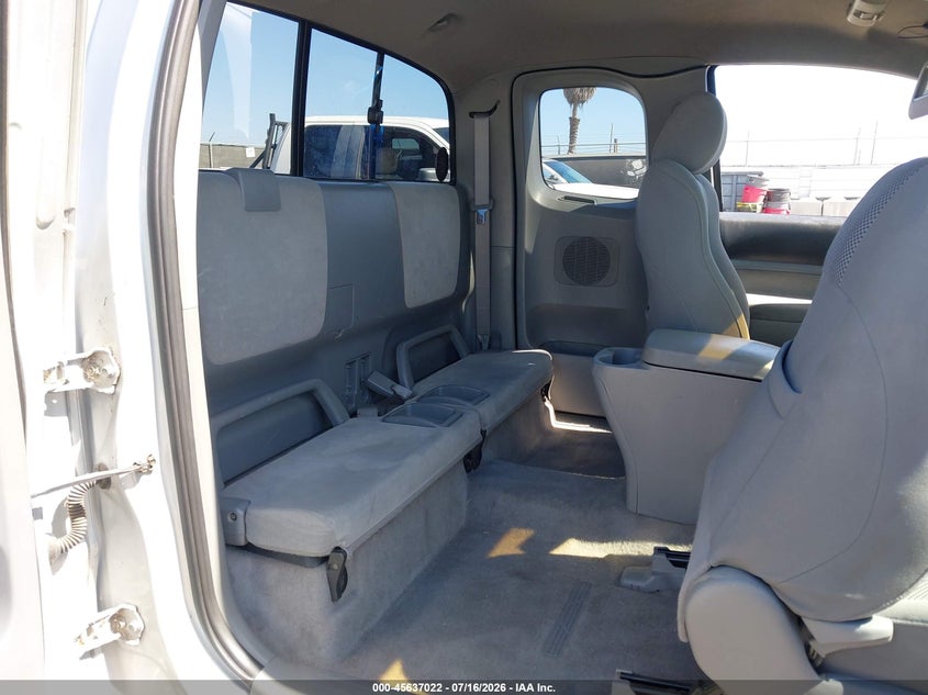 2005 TOYOTA TACOMA auction photo 8