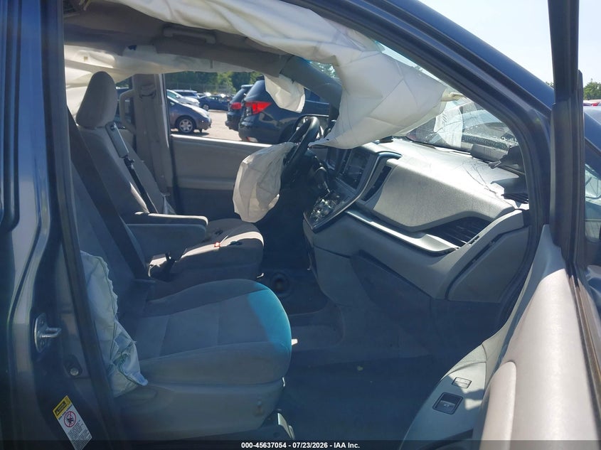 2017 TOYOTA SIENNA VAN 3.5L V-6 DI, DOHC, VVT, 296HP