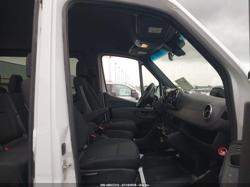 2025 MERCEDES-BENZ SPRINTER 2500 auction photo 5
