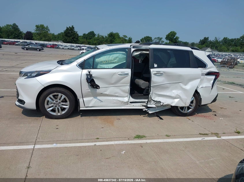 TOYOTA SIENNA - zdjęcie 14