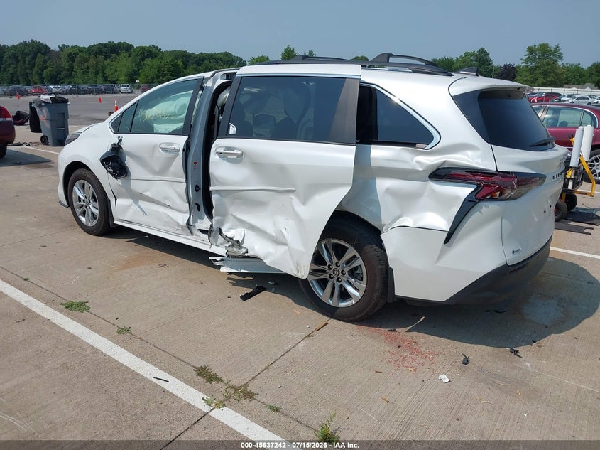 TOYOTA SIENNA - zdjęcie 3
