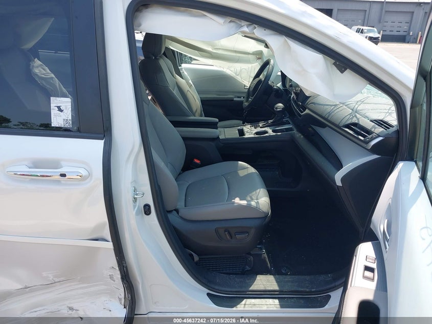 TOYOTA SIENNA - zdjęcie 5