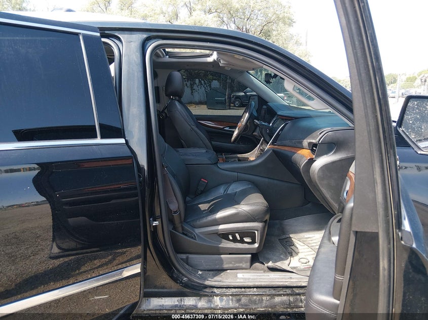 2017 CADILLAC ESCALADE ESV auction photo 5