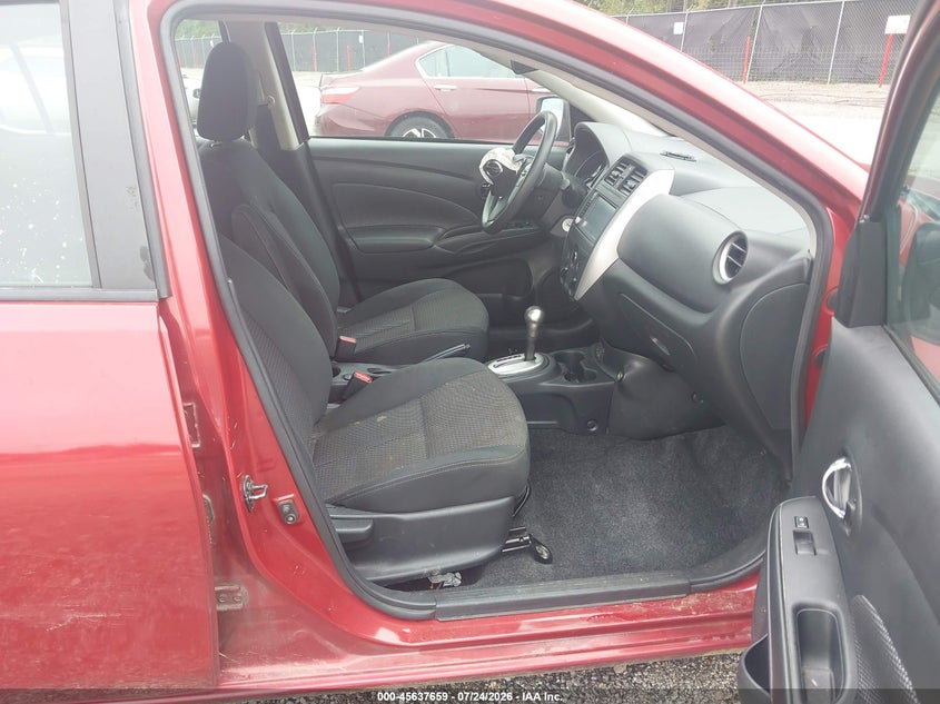 2019 NISSAN VERSA auction photo 5