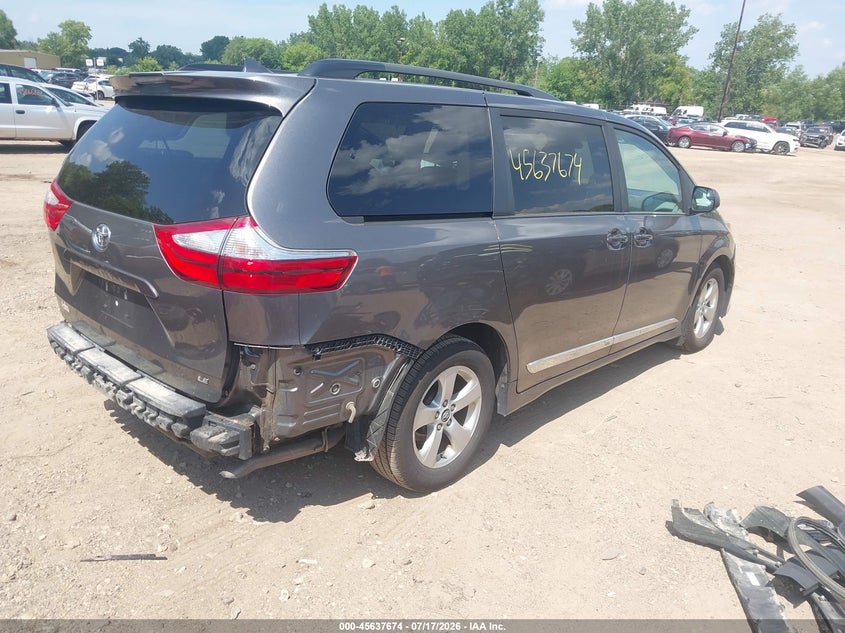 2018 TOYOTA SIENNA auction photo 4