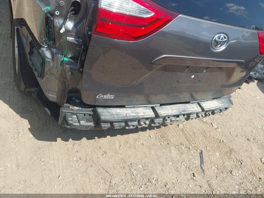 2018 TOYOTA SIENNA auction photo 6