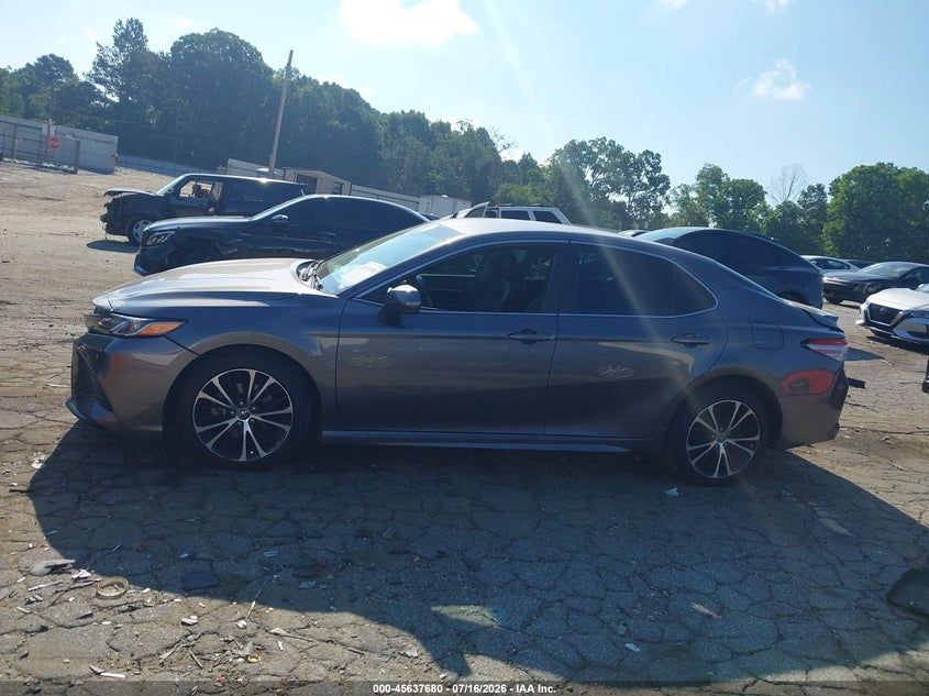 TOYOTA CAMRY - zdjęcie 14