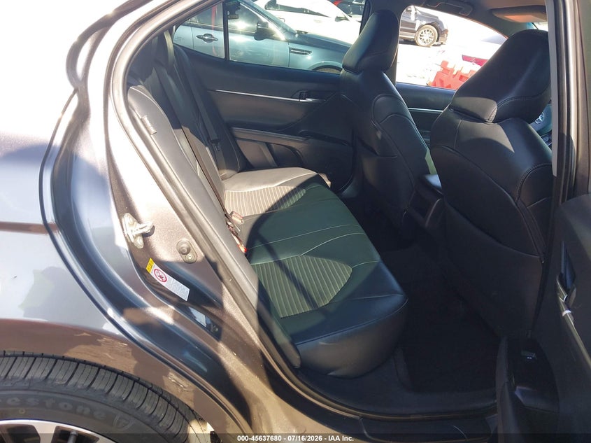2019 TOYOTA CAMRY auction photo 8
