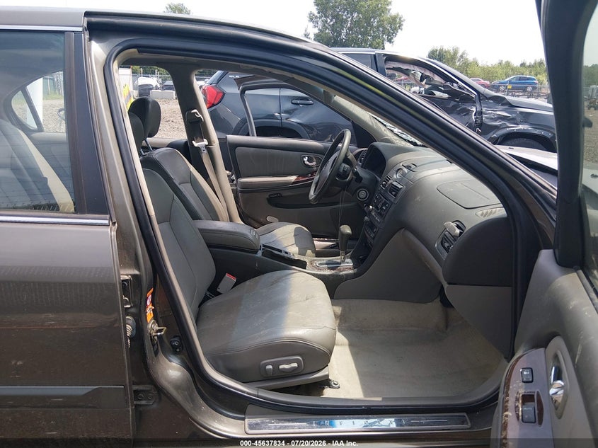 2000 Infiniti I30 Luxury/Touring VIN: JNKCA31A1YT202597 Lot: 45637834