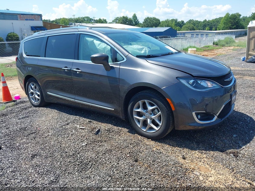 2018 CHRYSLER PACIFICA auction photo 1