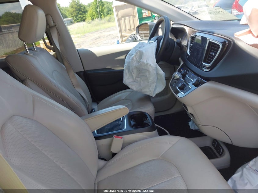 2018 CHRYSLER PACIFICA auction photo 5