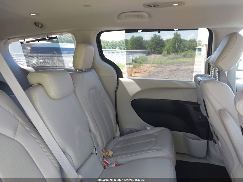 2018 CHRYSLER PACIFICA auction photo 8