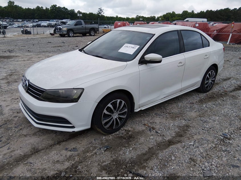 2016 VOLKSWAGEN JETTA auction photo 2
