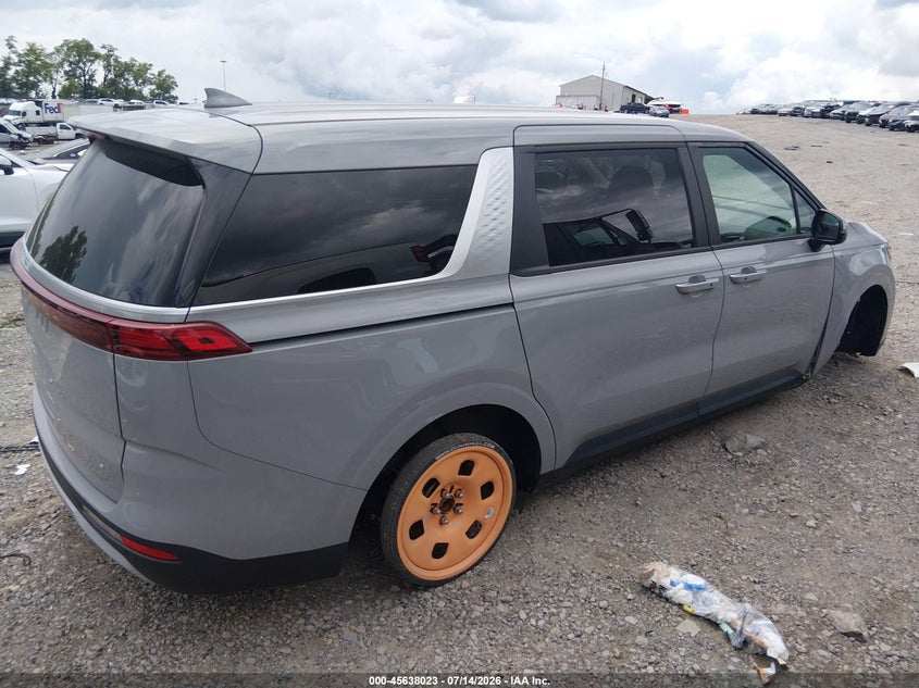 2024 KIA CARNIVAL MPV auction photo 4