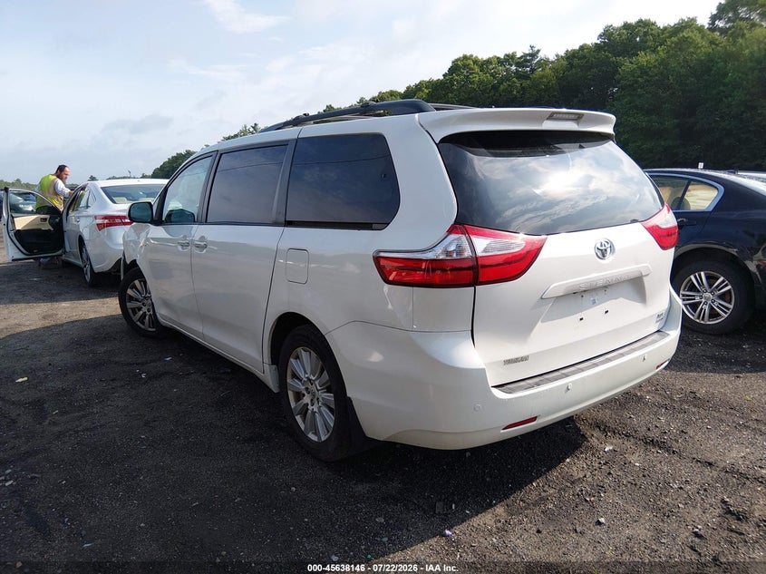 TOYOTA SIENNA - zdjęcie 3
