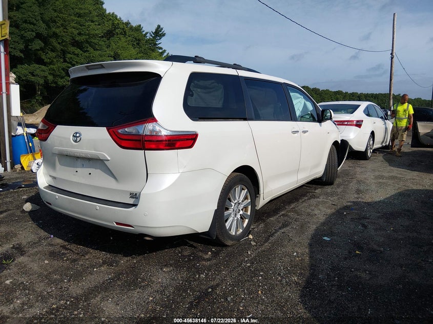 TOYOTA SIENNA - zdjęcie 4