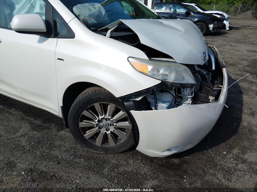 TOYOTA SIENNA - zdjęcie 6