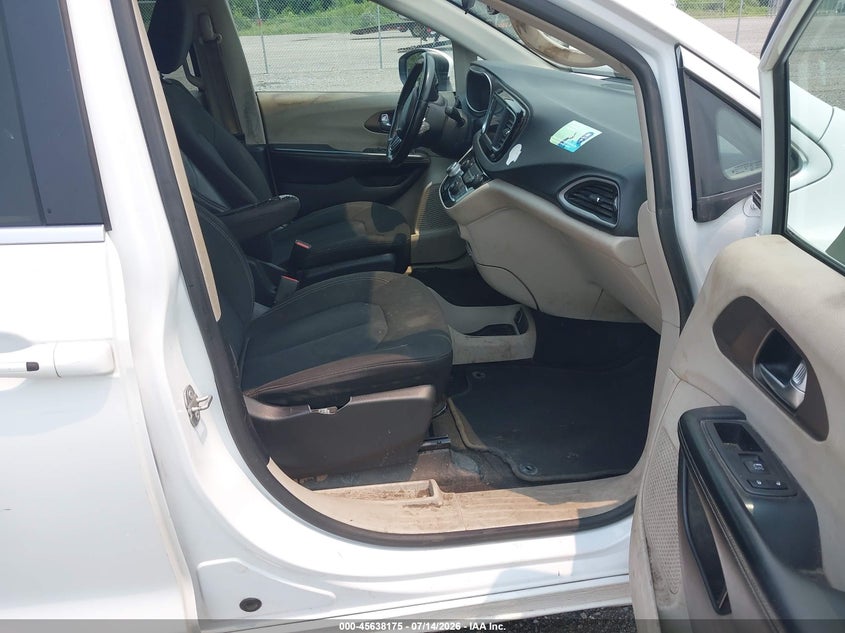 2022 CHRYSLER VOYAGER auction photo 5