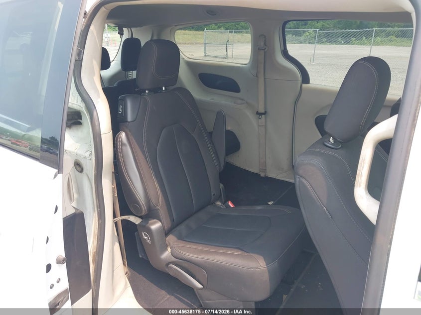 2022 CHRYSLER VOYAGER auction photo 8