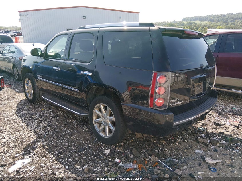 2011 GMC YUKON auction photo 3