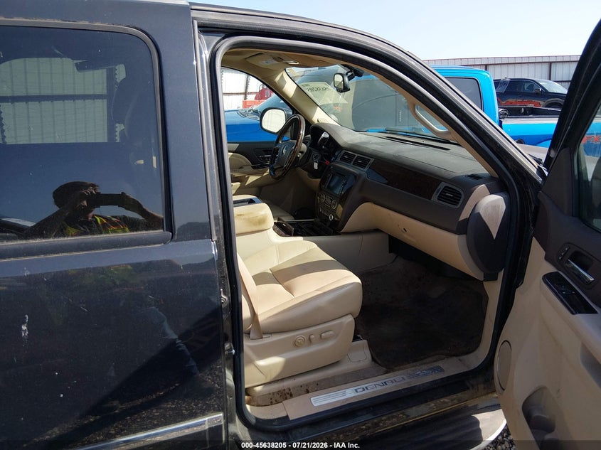 2011 GMC YUKON auction photo 5