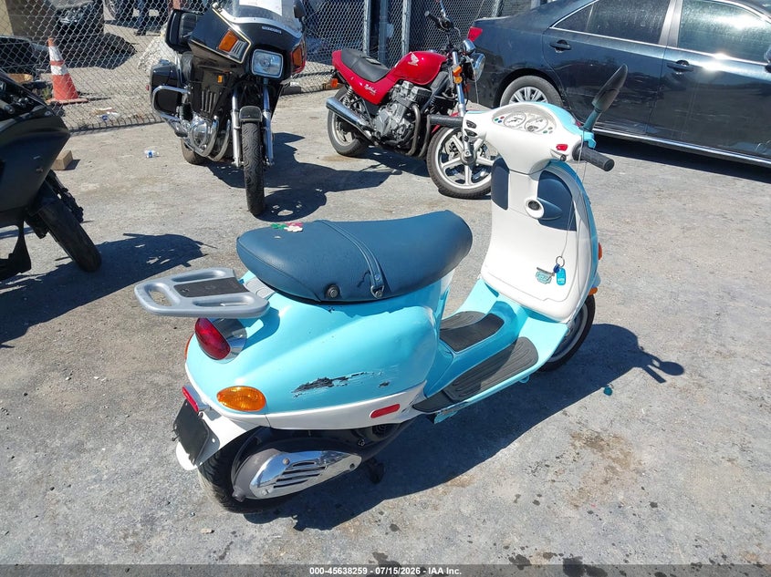 2003 VESPA M198F auction photo 4