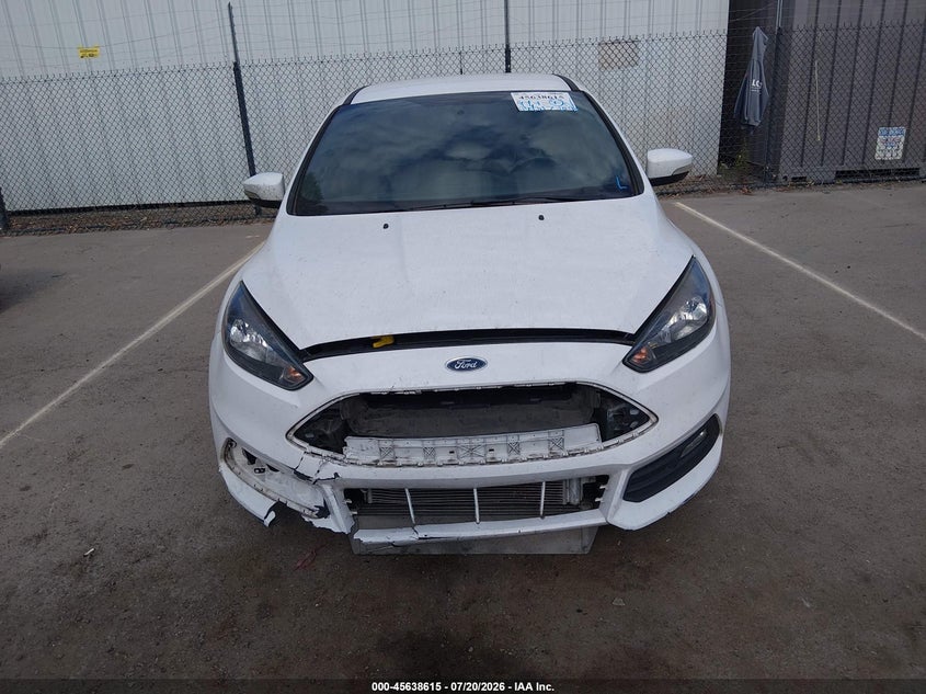 2017 FORD FOCUS ST · Фото 13