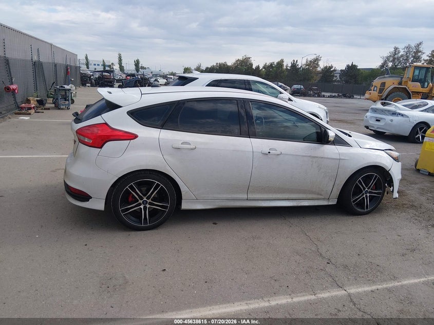 2017 FORD FOCUS ST · Фото 14
